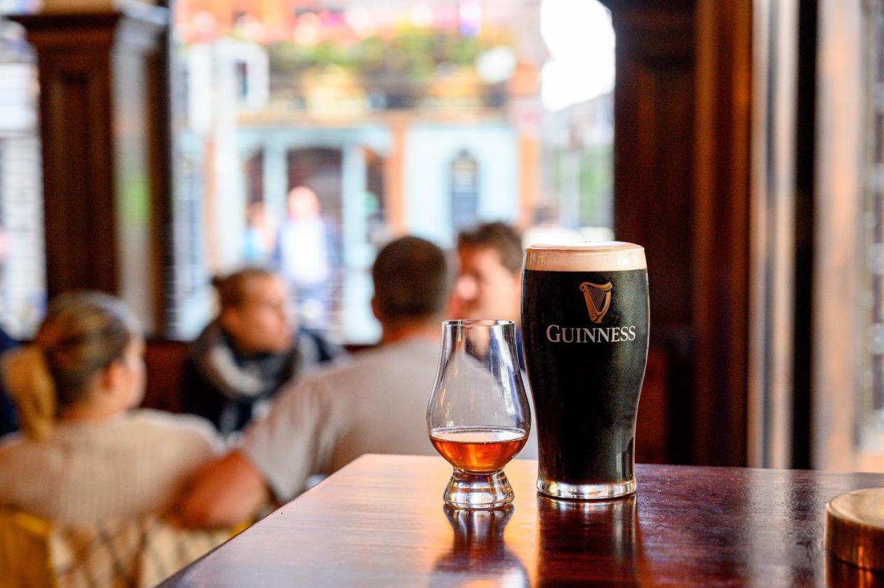 Thirteen On The Green - Eyre Square Galway Exterior foto